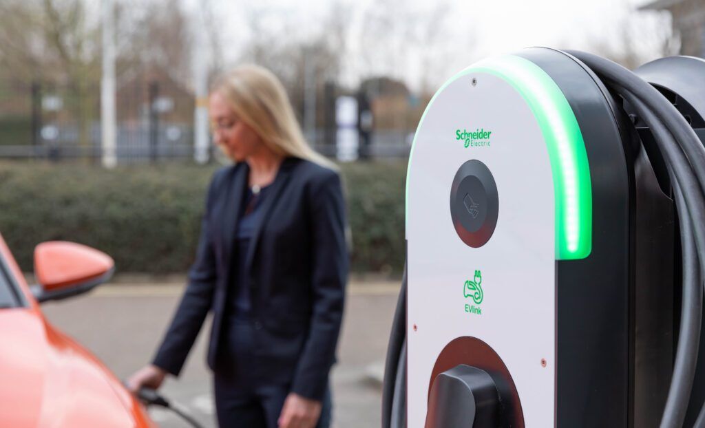 Schneider Elektrikli Araç Şarj İstasyonları